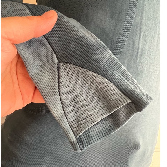 Lululemon Blue swiftly tech long sleeve size 4⭐️ - Picture 6 of 13